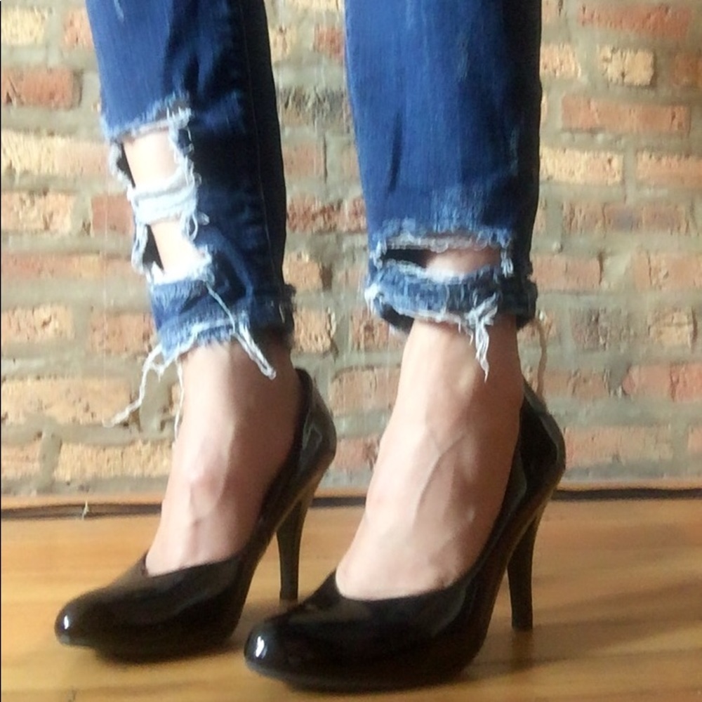 Fergie patent 3 1/2 inch leather pumps